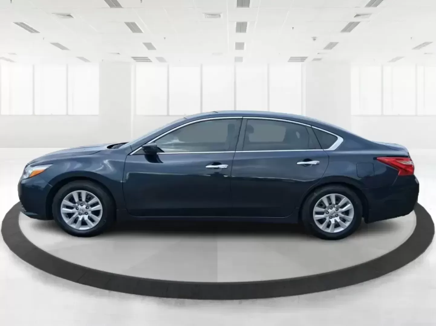 2017 Nissan Altima 2.5 S (1N4AL3AP8HC) with an 2.5L I-4 DOHC engine, CVT transmission, located at 1951 S Dayton Lakeview Rd., New Carlisle, OH, 45344, (937) 908-9800, 39.890999, -84.050255 - Need a dependable sedan that can handle the daily grind from Moraine to downtown Dayton, weekend errands around the Dayton Mall area, and the occasional road trip up I-75 without draining your budget? This 2017 Nissan Altima 2.5 S in eye-catching Storm Blue is built for real life-comfortable for lon - Photo#5