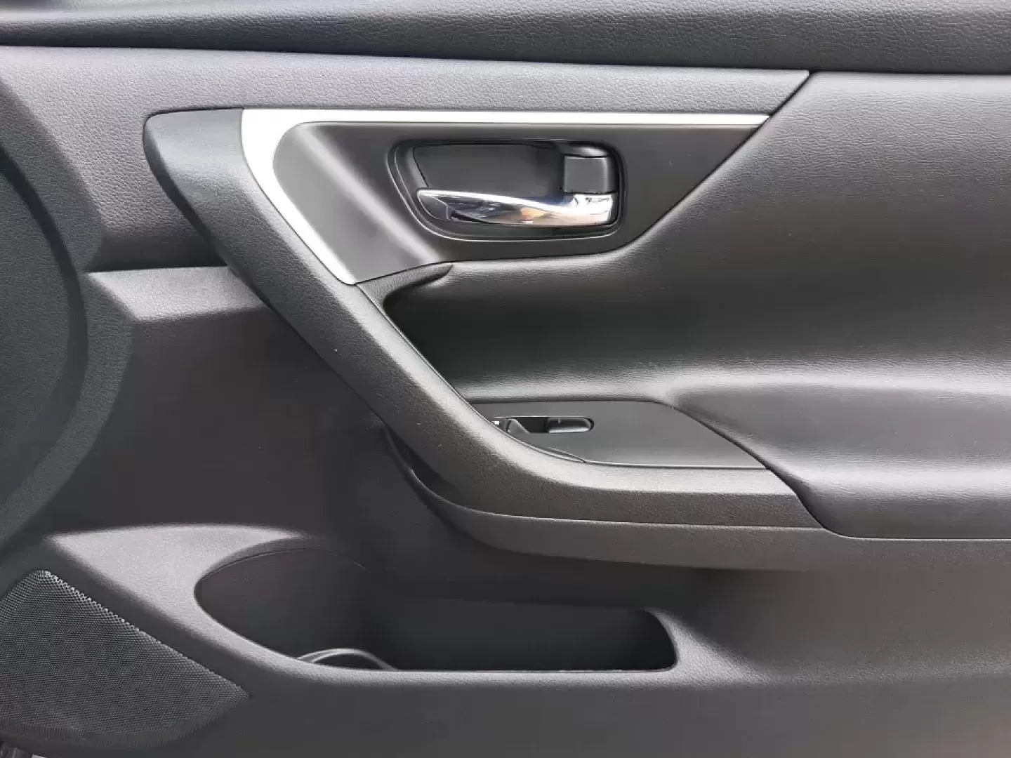 2017 Nissan Altima 2.5 S (1N4AL3AP8HC) with an 2.5L I-4 DOHC engine, CVT transmission, located at 1951 S Dayton Lakeview Rd., New Carlisle, OH, 45344, (937) 908-9800, 39.890999, -84.050255 - Need a dependable sedan that can handle the daily grind from Moraine to downtown Dayton, weekend errands around the Dayton Mall area, and the occasional road trip up I-75 without draining your budget? This 2017 Nissan Altima 2.5 S in eye-catching Storm Blue is built for real life-comfortable for lon - Photo#19