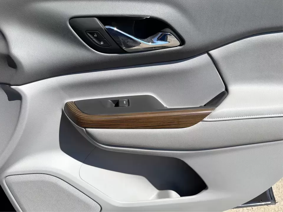 2018 GMC Acadia SLE-2 (1GKKNSLS0JZ) with an 3.6L V6 DOHC 24V engine, 6A transmission, located at 401 Woodman Dr, Riverside, OH, 45431, (937) 908-9800, 39.760899, -84.123421 - Load up the kids, the groceries, and the weekend plans-this 2018 GMC Acadia SLE-2 is the kind of SUV that makes busy life in and around Xenia feel easier. Whether you're commuting toward Dayton, juggling school drop-offs, or heading out for a road trip through Caesar Creek State Park, the Acadia del - Photo#18