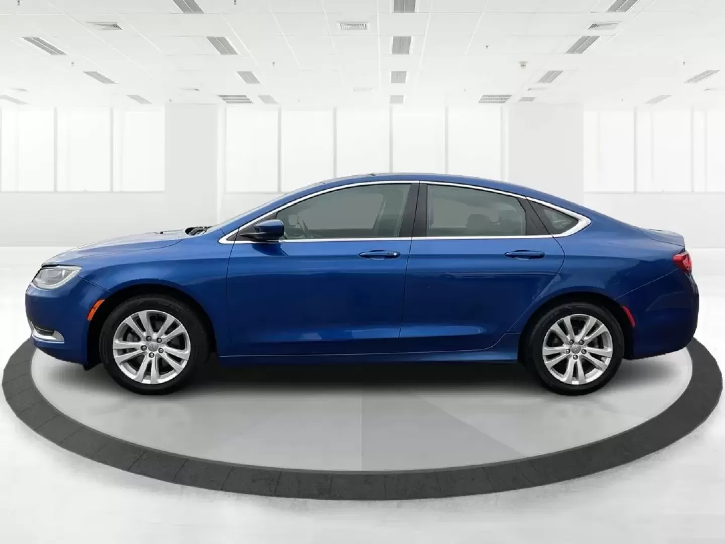2015 Chrysler 200 Limited (1C3CCCAB9FN) with an 3.6L V-6 DOHC engine, located at 4508 South Dixie Dr, Moraine, OH, 45439, (937) 908-9800, 39.689976, -84.218452 - **Experience Comfort and Style with the 2015 Chrysler 200 Limited at Advantage Car and Credit**<br /> <br /> Are you in the market for a dependable sedan that suits both your daily commute and weekend adventures? Look no further! The 2015 Chrysler 200 Limited is the perfect blend of style, performan - Photo#5