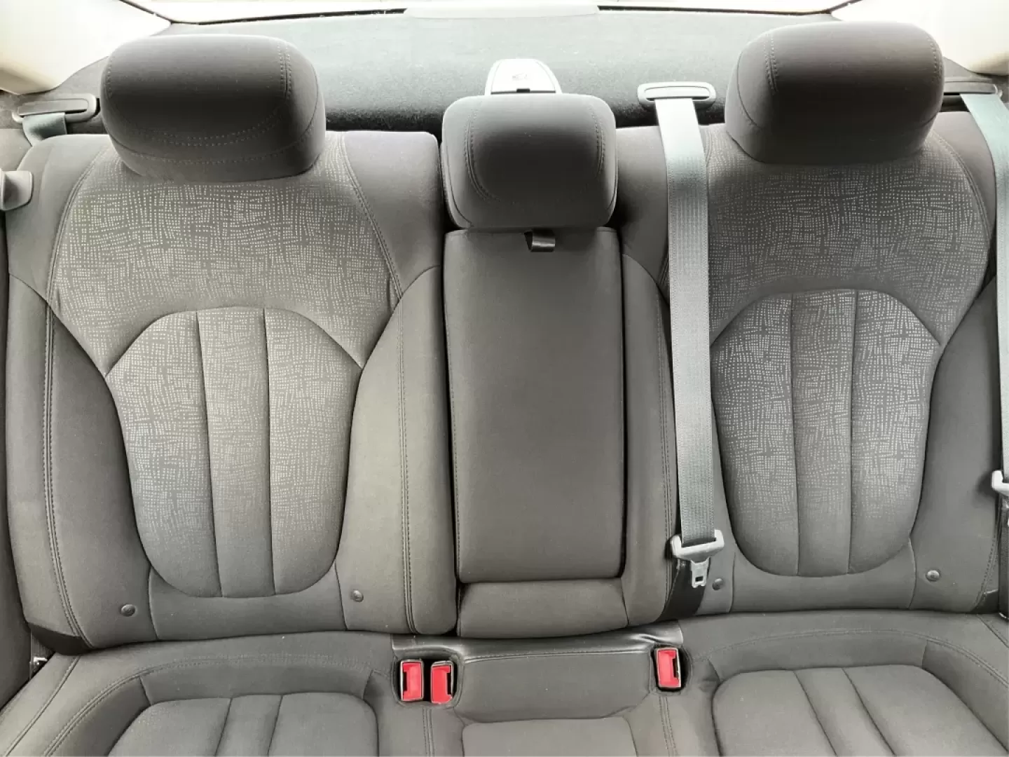 2015 Chrysler 200 Limited (1C3CCCAB9FN) with an 3.6L V-6 DOHC engine, located at 4508 South Dixie Dr, Moraine, OH, 45439, (937) 908-9800, 39.689976, -84.218452 - **Experience Comfort and Style with the 2015 Chrysler 200 Limited at Advantage Car and Credit**<br /> <br /> Are you in the market for a dependable sedan that suits both your daily commute and weekend adventures? Look no further! The 2015 Chrysler 200 Limited is the perfect blend of style, performan - Photo#14