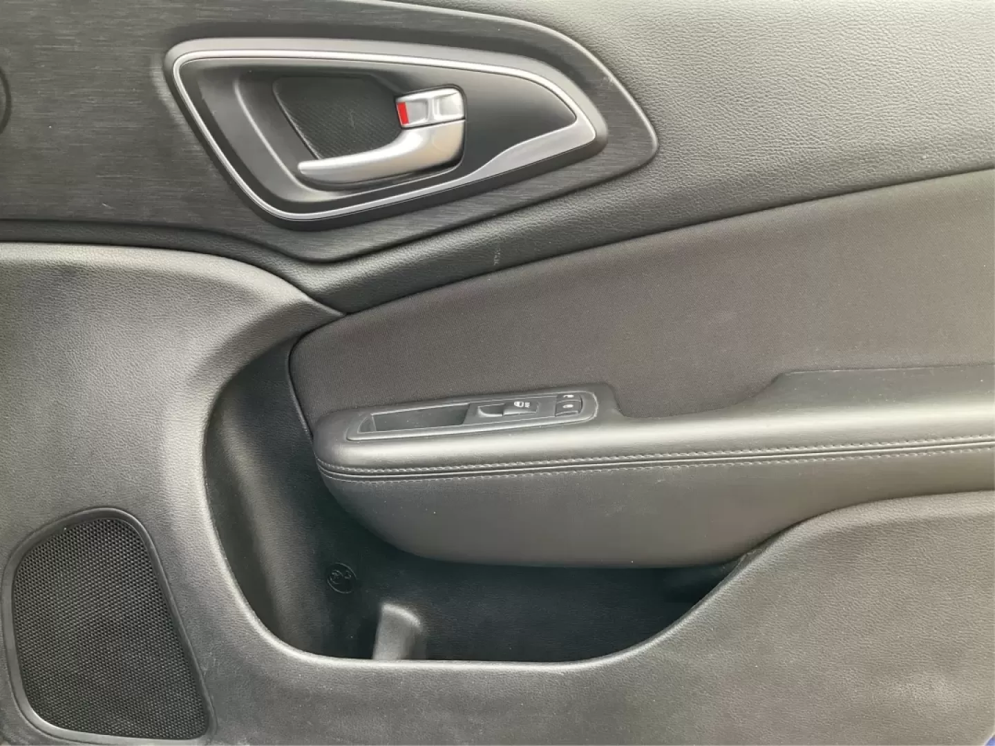 2015 Chrysler 200 Limited (1C3CCCAB9FN) with an 3.6L V-6 DOHC engine, located at 4508 South Dixie Dr, Moraine, OH, 45439, (937) 908-9800, 39.689976, -84.218452 - **Experience Comfort and Style with the 2015 Chrysler 200 Limited at Advantage Car and Credit**<br /> <br /> Are you in the market for a dependable sedan that suits both your daily commute and weekend adventures? Look no further! The 2015 Chrysler 200 Limited is the perfect blend of style, performan - Photo#20