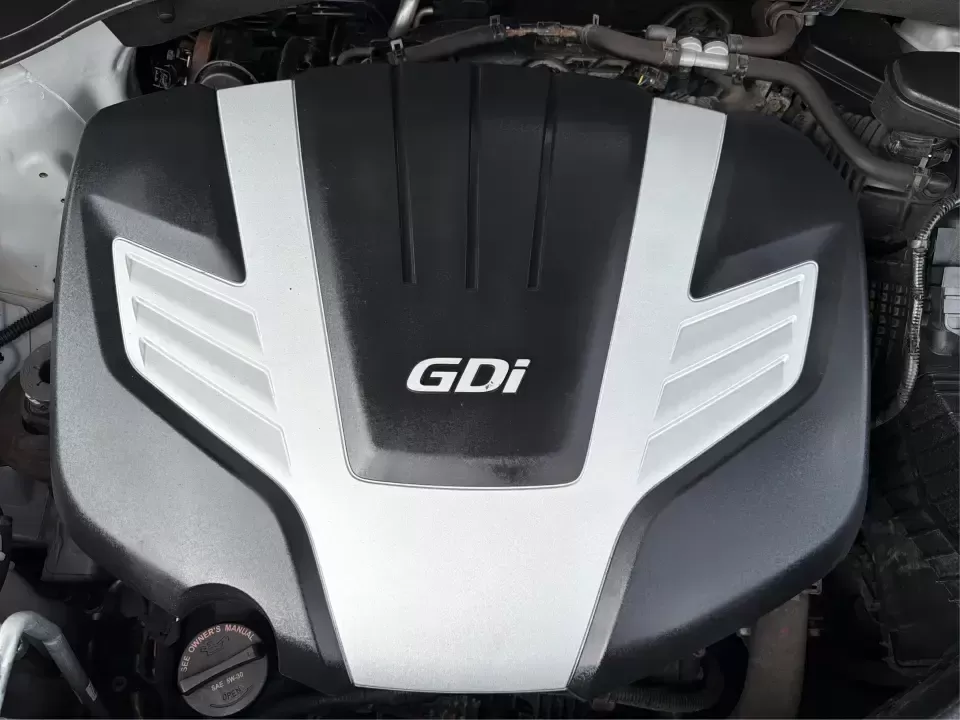 2014 Kia Sorento LX V6 (5XYKTDA74EG) with an Lambda II 3.3L V-6 gasoline direct injection engine, 6-Speed Automatic transmission, located at 4508 South Dixie Dr, Moraine, OH, 45439, (937) 908-9800, 39.689976, -84.218452 - Picture your next Ohio weekend: the kids loaded up for a day at Johnston Farm and Indian Agency, groceries stowed for the week, and enough power on tap to handle I75 merges without breaking a sweat. This 2014 Kia Sorento LX V6 in Bright Silver is the kind of do-it-all SUV that fits real life in Pi - Photo#11