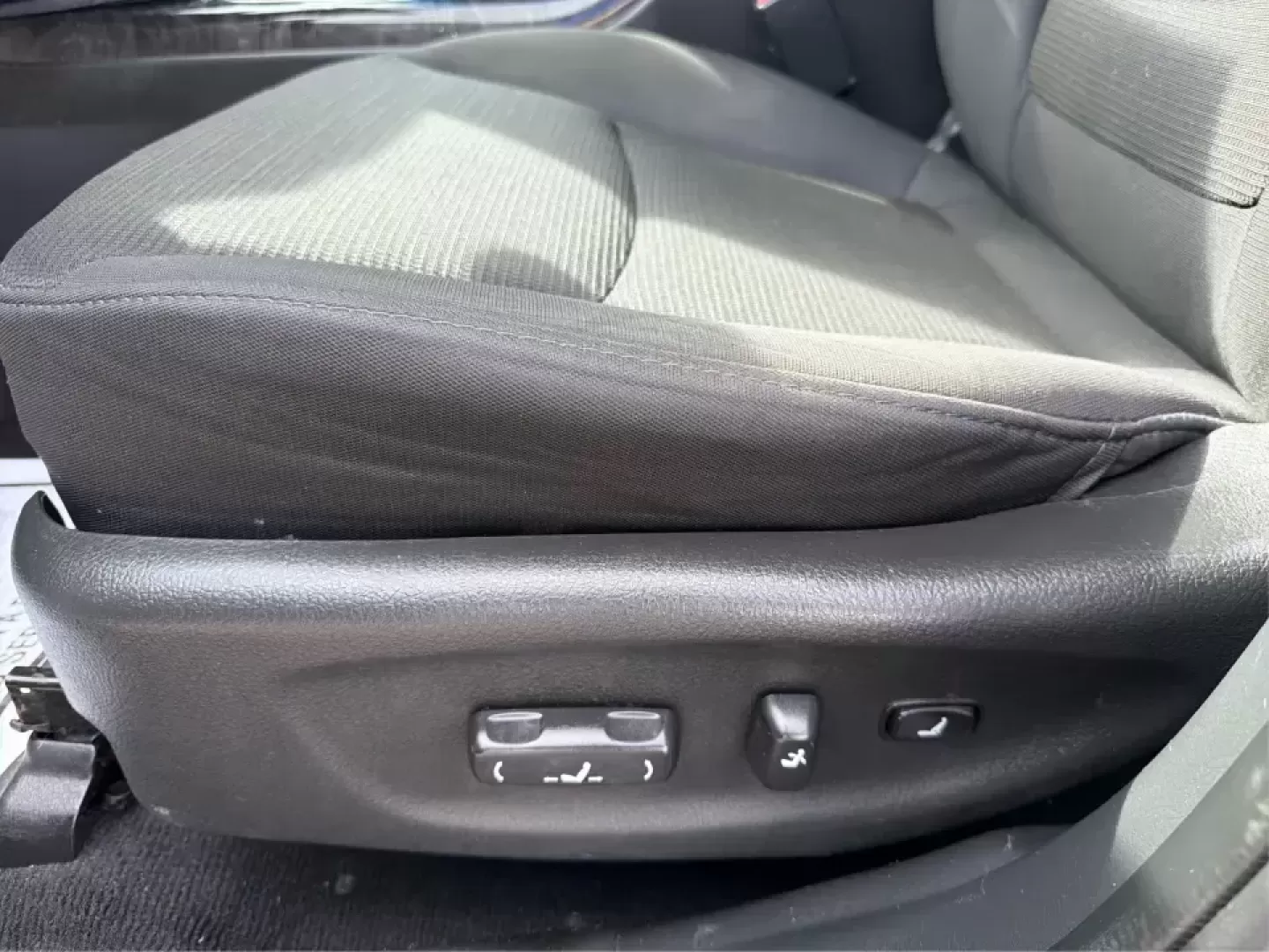 2014 Kia Sorento LX V6 (5XYKTDA74EG) with an Lambda II 3.3L V-6 gasoline direct injection engine, 6-Speed Automatic transmission, located at 8750 N County Rd 25A, Piqua, OH, 45356, (937) 908-9800, 40.164391, -84.232513 - Picture your next Ohio weekend: the kids loaded up for a day at Johnston Farm and Indian Agency, groceries stowed for the week, and enough power on tap to handle I75 merges without breaking a sweat. This 2014 Kia Sorento LX V6 in Bright Silver is the kind of do-it-all SUV that fits real life in Pi - Photo#17