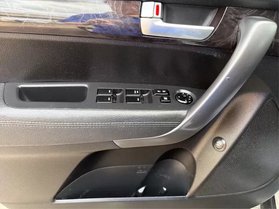 2014 Kia Sorento LX V6 (5XYKTDA74EG) with an Lambda II 3.3L V-6 gasoline direct injection engine, 6-Speed Automatic transmission, located at 4508 South Dixie Dr, Moraine, OH, 45439, (937) 908-9800, 39.689976, -84.218452 - Picture your next Ohio weekend: the kids loaded up for a day at Johnston Farm and Indian Agency, groceries stowed for the week, and enough power on tap to handle I75 merges without breaking a sweat. This 2014 Kia Sorento LX V6 in Bright Silver is the kind of do-it-all SUV that fits real life in Pi - Photo#18