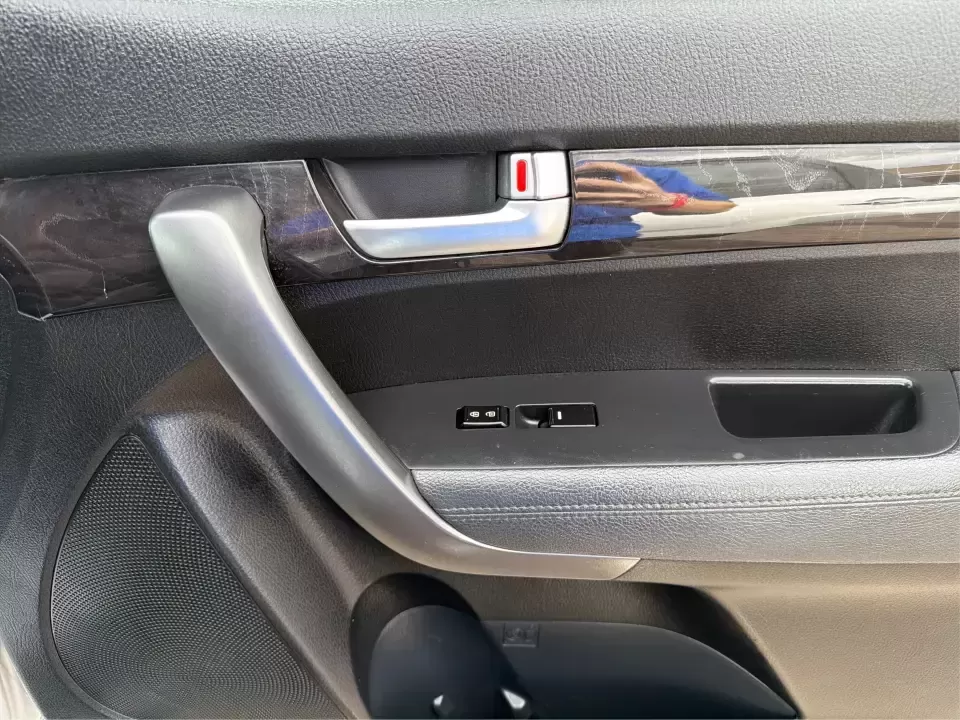 2014 Kia Sorento LX V6 (5XYKTDA74EG) with an Lambda II 3.3L V-6 gasoline direct injection engine, 6-Speed Automatic transmission, located at 4508 South Dixie Dr, Moraine, OH, 45439, (937) 908-9800, 39.689976, -84.218452 - Picture your next Ohio weekend: the kids loaded up for a day at Johnston Farm and Indian Agency, groceries stowed for the week, and enough power on tap to handle I75 merges without breaking a sweat. This 2014 Kia Sorento LX V6 in Bright Silver is the kind of do-it-all SUV that fits real life in Pi - Photo#19