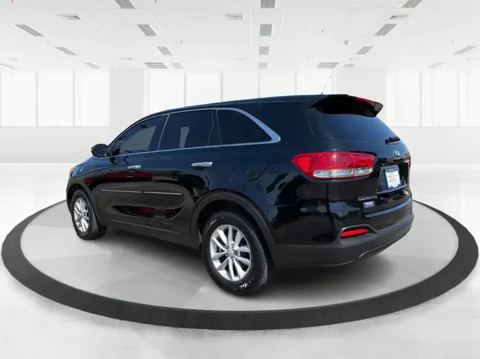 2017 Kia Sorento 2.4L L (5XYPG4A33HG) with an 2.4L I-4 gasoline direct injection engine, 6A transmission, located at 1184 Kauffman Ave, Fairborn, OH, 45324, (937) 908-9800, 39.807072, -84.030914 - Make every day easier-school drop-offs, long commutes to Wright-Patterson AFB, and weekend getaways to John Bryan State Park all feel more comfortable in an SUV that's built for real life. This **2017 Kia Sorento 2.4L L** in **Ebony Black** is a smart fit for growing families, busy professionals, an - Photo#4
