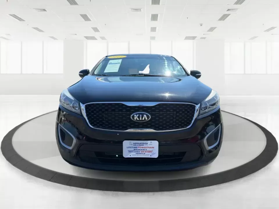2017 Kia Sorento 2.4L L (5XYPG4A33HG) with an 2.4L I-4 gasoline direct injection engine, 6A transmission, located at 1184 Kauffman Ave, Fairborn, OH, 45324, (937) 908-9800, 39.807072, -84.030914 - Make every day easier-school drop-offs, long commutes to Wright-Patterson AFB, and weekend getaways to John Bryan State Park all feel more comfortable in an SUV that's built for real life. This **2017 Kia Sorento 2.4L L** in **Ebony Black** is a smart fit for growing families, busy professionals, an - Photo#7