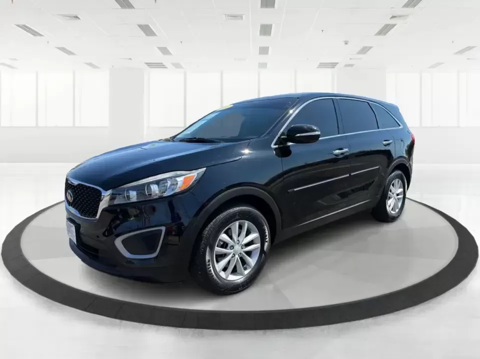2017 Kia Sorento 2.4L L (5XYPG4A33HG) with an 2.4L I-4 gasoline direct injection engine, 6A transmission, located at 1184 Kauffman Ave, Fairborn, OH, 45324, (937) 908-9800, 39.807072, -84.030914 - Make every day easier-school drop-offs, long commutes to Wright-Patterson AFB, and weekend getaways to John Bryan State Park all feel more comfortable in an SUV that's built for real life. This **2017 Kia Sorento 2.4L L** in **Ebony Black** is a smart fit for growing families, busy professionals, an - Photo#8