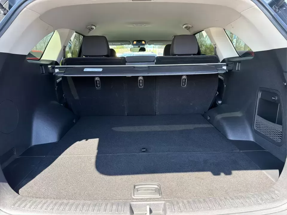 2017 Kia Sorento 2.4L L (5XYPG4A33HG) with an 2.4L I-4 gasoline direct injection engine, 6A transmission, located at 1184 Kauffman Ave, Fairborn, OH, 45324, (937) 908-9800, 39.807072, -84.030914 - Make every day easier-school drop-offs, long commutes to Wright-Patterson AFB, and weekend getaways to John Bryan State Park all feel more comfortable in an SUV that's built for real life. This **2017 Kia Sorento 2.4L L** in **Ebony Black** is a smart fit for growing families, busy professionals, an - Photo#12