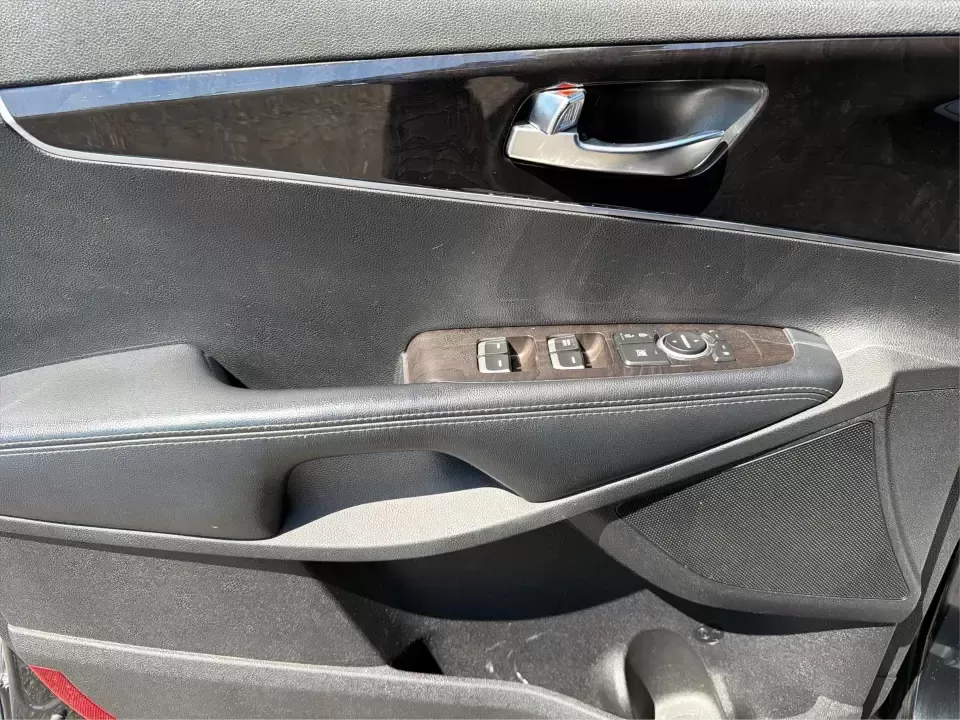 2017 Kia Sorento 2.4L L (5XYPG4A33HG) with an 2.4L I-4 gasoline direct injection engine, 6A transmission, located at 1184 Kauffman Ave, Fairborn, OH, 45324, (937) 908-9800, 39.807072, -84.030914 - Make every day easier-school drop-offs, long commutes to Wright-Patterson AFB, and weekend getaways to John Bryan State Park all feel more comfortable in an SUV that's built for real life. This **2017 Kia Sorento 2.4L L** in **Ebony Black** is a smart fit for growing families, busy professionals, an - Photo#17