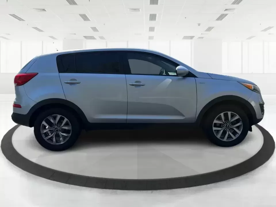 2014 Kia Sportage LX (KNDPBCAC6E7) with an 2.4L V6 DOHC 24V engine, 6-Speed Automatic transmission, located at 1230 East Main St, Xenia, OH, 45385, (937) 908-9800, 39.688026, -83.910172 - **Adventure Awaits: 2014 Kia Sportage LX Ready for Your Next Journey!**<br /> <br /> Are you in search of a reliable vehicle that combines style, comfort, and versatility? Look no further than this 2014 Kia Sportage LX, perfect for weekend getaways, family road trips, or daily commutes. This crossov - Photo#1