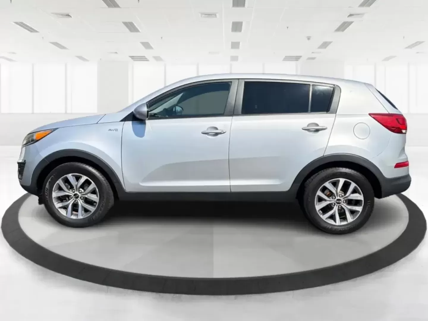 2014 Kia Sportage LX (KNDPBCAC6E7) with an 2.4L V6 DOHC 24V engine, 6-Speed Automatic transmission, located at 1230 East Main St, Xenia, OH, 45385, (937) 908-9800, 39.688026, -83.910172 - **Adventure Awaits: 2014 Kia Sportage LX Ready for Your Next Journey!**<br /> <br /> Are you in search of a reliable vehicle that combines style, comfort, and versatility? Look no further than this 2014 Kia Sportage LX, perfect for weekend getaways, family road trips, or daily commutes. This crossov - Photo#5
