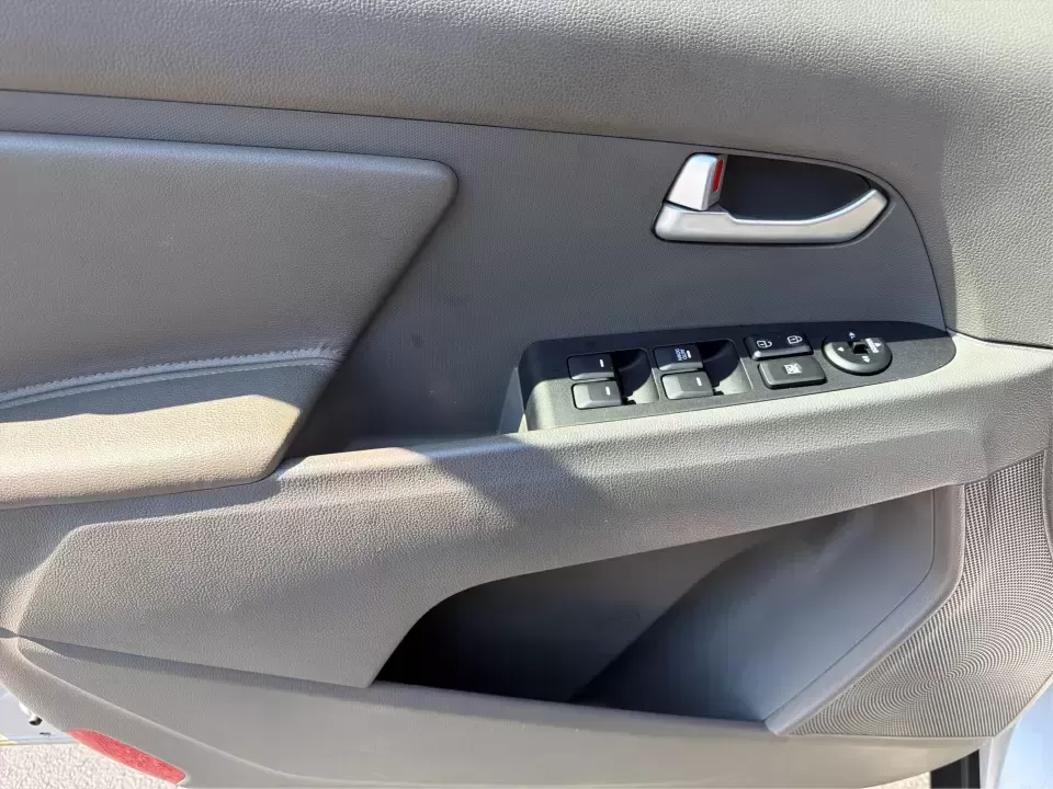 2014 Kia Sportage LX (KNDPBCAC6E7) with an 2.4L V6 DOHC 24V engine, 6-Speed Automatic transmission, located at 1230 East Main St, Xenia, OH, 45385, (937) 908-9800, 39.688026, -83.910172 - **Adventure Awaits: 2014 Kia Sportage LX Ready for Your Next Journey!**<br /> <br /> Are you in search of a reliable vehicle that combines style, comfort, and versatility? Look no further than this 2014 Kia Sportage LX, perfect for weekend getaways, family road trips, or daily commutes. This crossov - Photo#17