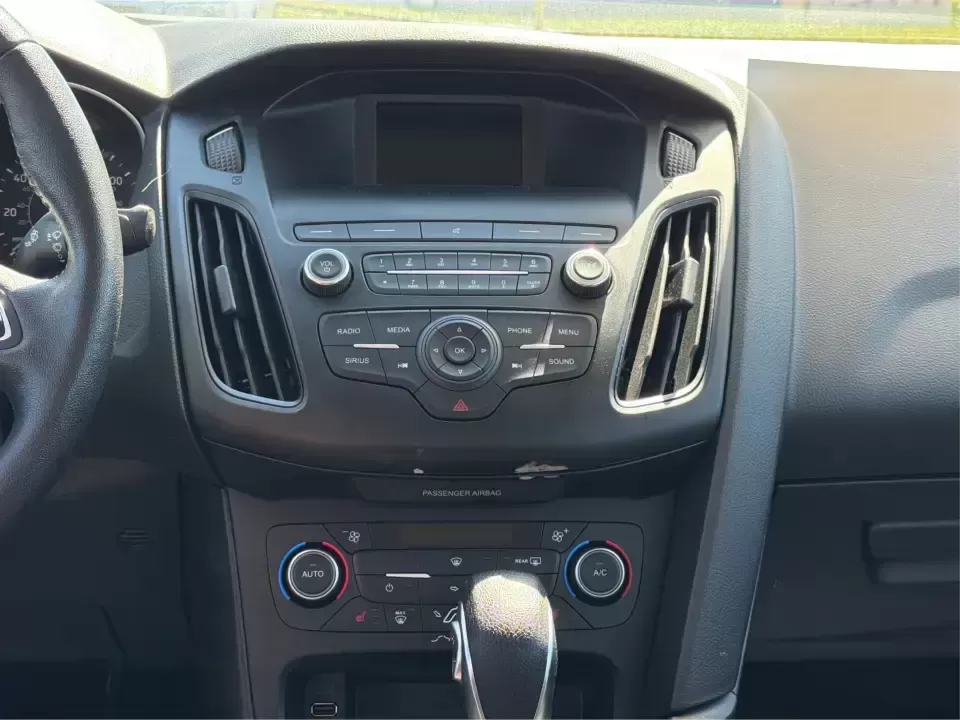 2018 Ford Focus SE (1FADP3FE5JL) with an 1.0L L3 engine, Automatic transmission, located at 1230 East Main St, Xenia, OH, 45385, (937) 908-9800, 39.688026, -83.910172 - Need a smart, budget-friendly commuter that's easy to live with all week and still ready for a spontaneous weekend escape? This 2018 Ford Focus SE sedan in eye-catching Lightning Blue Metallic is a practical pick for daily drives to Dayton, school drop-offs, and quick errands around Xenia-while keep - Photo#13