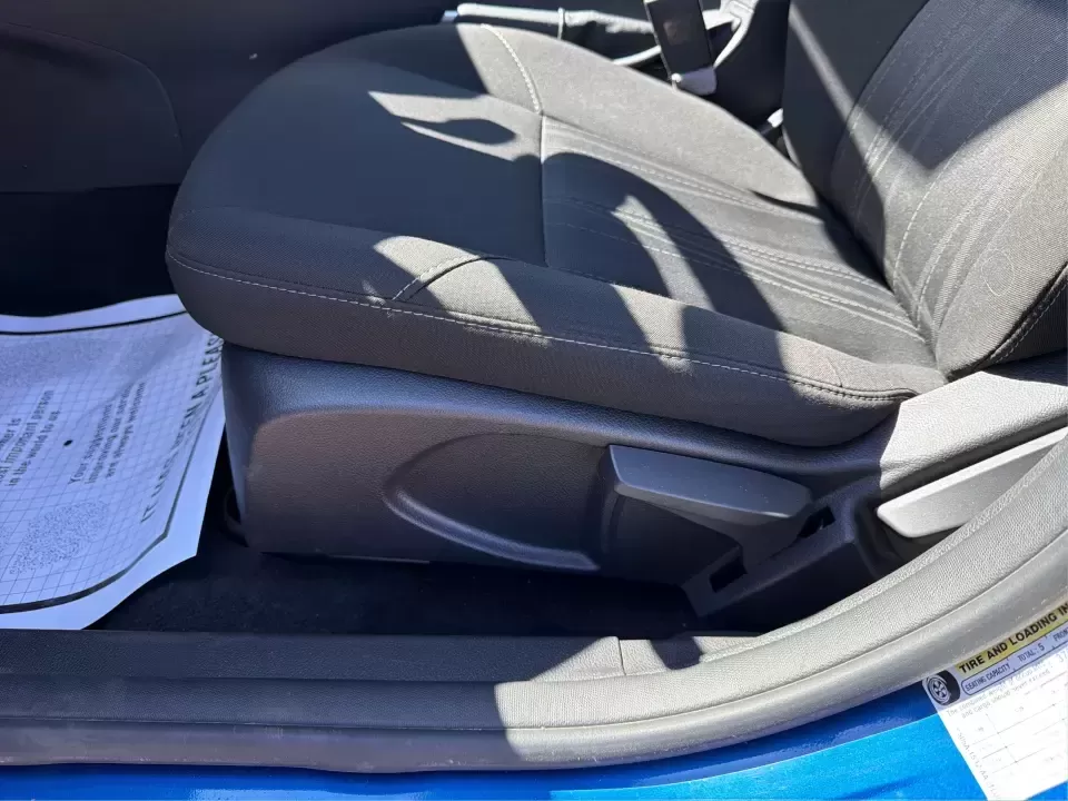 2018 Ford Focus SE (1FADP3FE5JL) with an 1.0L L3 engine, Automatic transmission, located at 1230 East Main St, Xenia, OH, 45385, (937) 908-9800, 39.688026, -83.910172 - Need a smart, budget-friendly commuter that's easy to live with all week and still ready for a spontaneous weekend escape? This 2018 Ford Focus SE sedan in eye-catching Lightning Blue Metallic is a practical pick for daily drives to Dayton, school drop-offs, and quick errands around Xenia-while keep - Photo#18