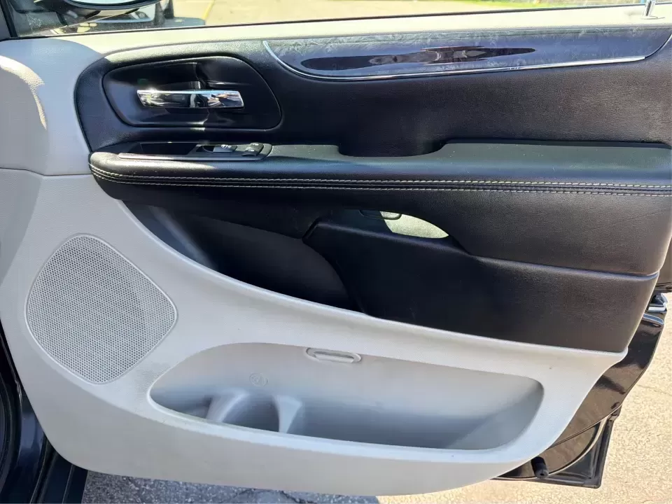 2016 Chrysler Town and Country Touring (2C4RC1BG5GR) with an Pentastar 3.6L V-6 DOHC engine, 6A transmission, located at 8750 N County Rd 25A, Piqua, OH, 45356, (937) 908-9800, 40.164391, -84.232513 - Load up the kids, the cooler, and the weekend plans-this 2016 Chrysler Town and Country Touring is the kind of family-first van that makes school drop-offs, long commutes, and road trips feel effortless. With its roomy passenger-van layout, versatile seating, and comfort features that keep everyon - Photo#20