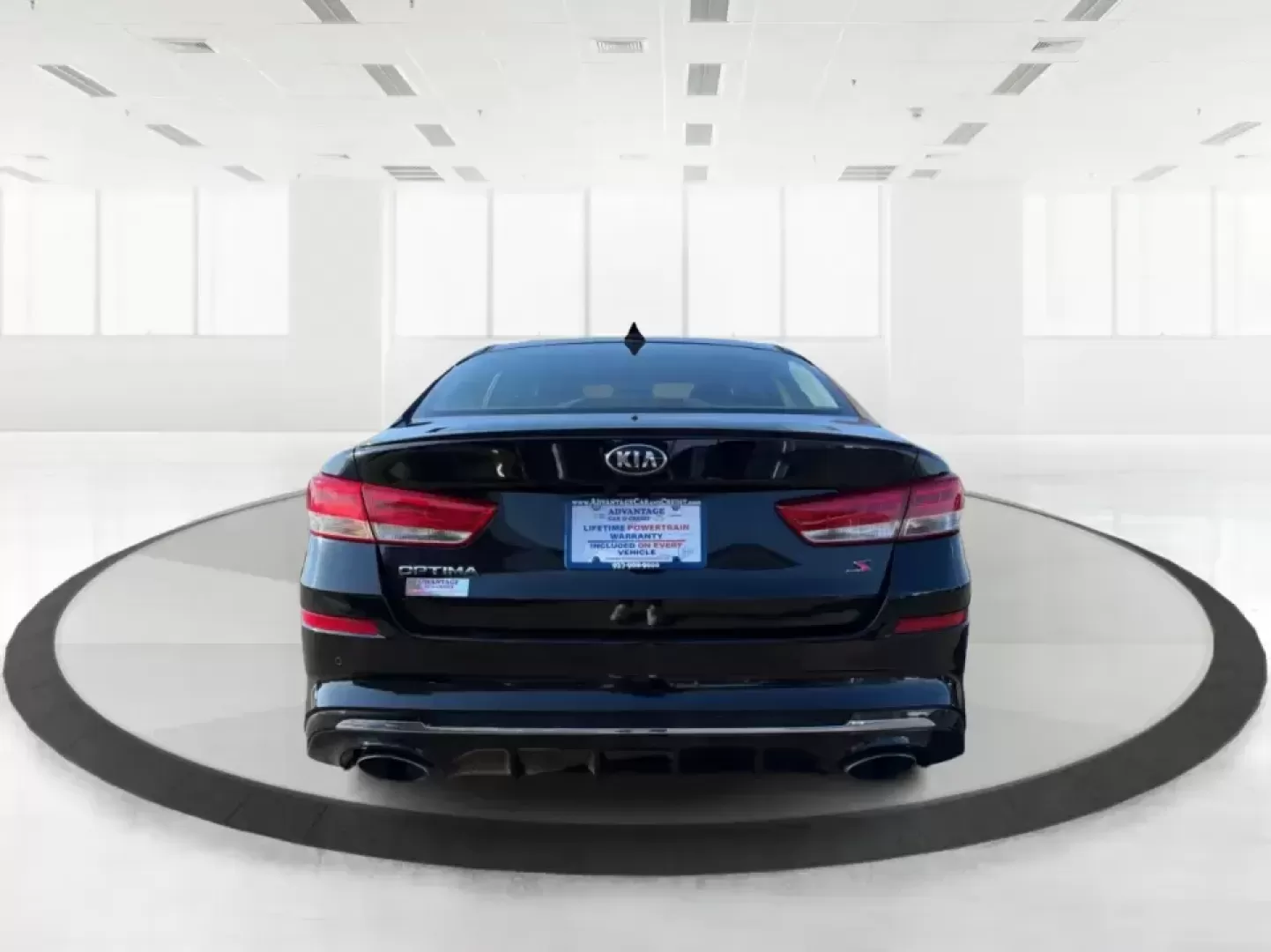 2019 Kia Optima S (5XXGT4L37KG) with an Theta II 2.4L I-4 gasoline direct injection engine, 6A transmission, located at 1099 N County Rd 25A , Troy, OH, 45373, (937) 908-9800, 40.057079, -84.212883 - Need a reliable commuter that still feels stylish for date night downtown, comfortable for weekend trips to Dayton, and efficient for the daily run up I75? This 2019 Kia Optima S in Ebony Black is a smart, budget-friendly sedan that fits real life-whether you're clocking a long work commute, shuttli - Photo#3