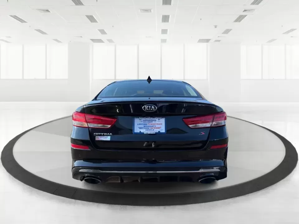 2019 Kia Optima S (5XXGT4L37KG) with an Theta II 2.4L I-4 gasoline direct injection engine, 6A transmission, located at 1099 N County Rd 25A , Troy, OH, 45373, (937) 908-9800, 40.057079, -84.212883 - Need a reliable commuter that still feels stylish for date night downtown, comfortable for weekend trips to Dayton, and efficient for the daily run up I75? This 2019 Kia Optima S in Ebony Black is a smart, budget-friendly sedan that fits real life-whether you're clocking a long work commute, shuttli - Photo#3