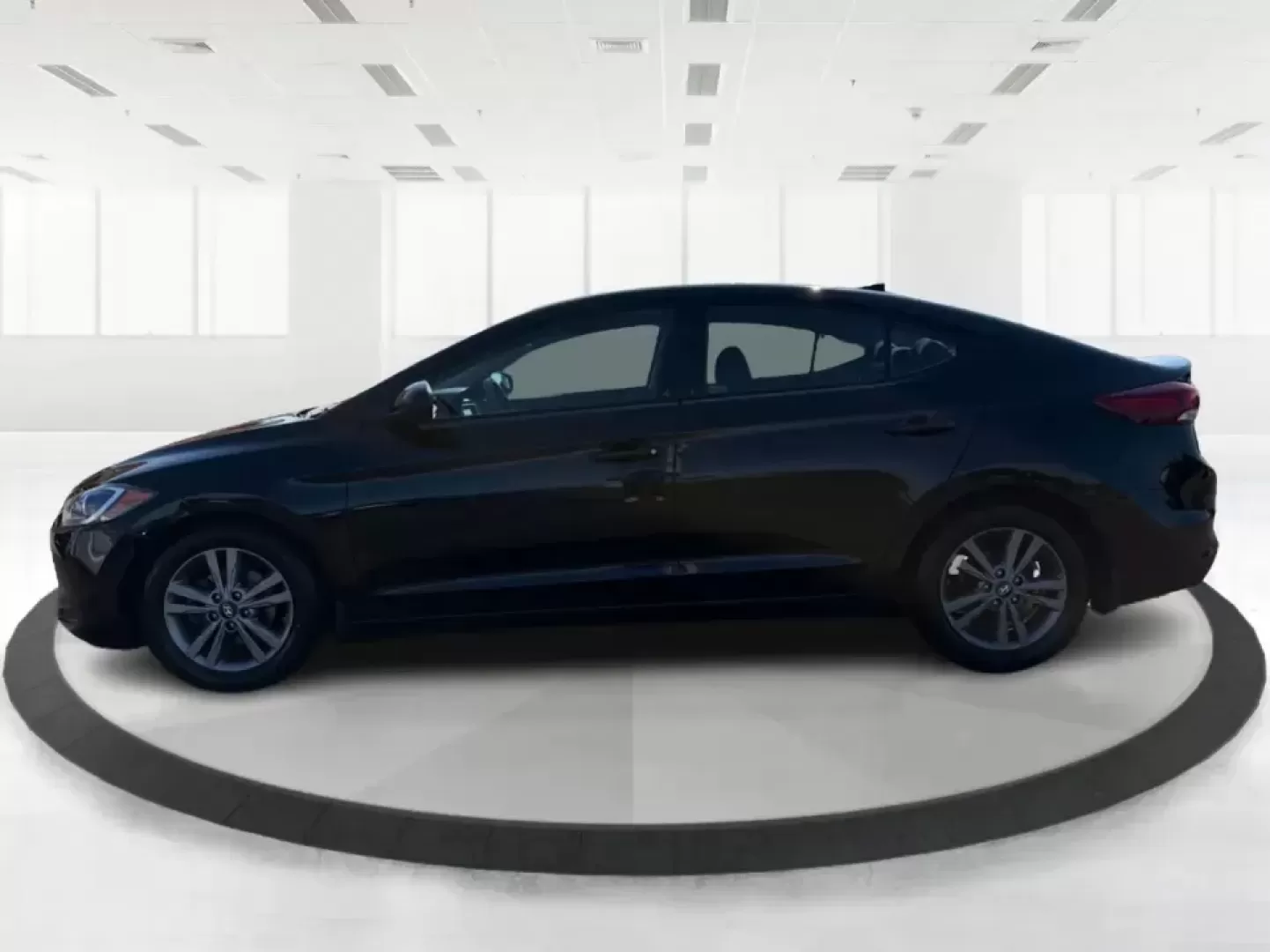 2018 Hyundai Elantra SEL (5NPD84LFXJH) with an Nu 2L I-4 DOHC engine, 6A transmission, located at 1230 East Main St, Xenia, OH, 45385, (937) 908-9800, 39.688026, -83.910172 - Take the stress out of your daily commute, weekend errands, and road trips around the Miami Valley with this sleek, fuel-friendly **2018 Hyundai Elantra SEL**-a smart sedan for drivers who want dependable transportation, modern comfort, and a payment plan that can fit real life. Whether you're headi - Photo#5