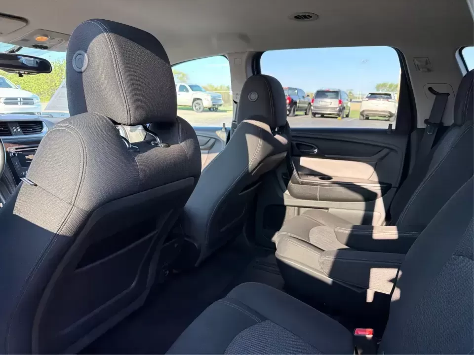 2017 Chevrolet Traverse 1LT (1GNKRGKD6HJ) with an 3.6L V-6 gasoline direct injection engine, 6A transmission, located at 8750 N County Rd 25A, Piqua, OH, 45356, (937) 908-9800, 40.164391, -84.232513 - Road trips to Indian Lake, busy school mornings, and comfortable daily commutes down I75 are exactly what this SUV was built for. If you need a three-row family hauler that still feels confident and composed on Ohio back roads, this **2017 Chevrolet Traverse 1LT** in **Tungsten Metallic** delivers t - Photo#10