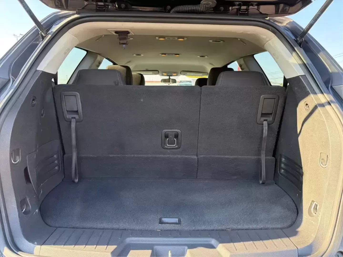 2017 Chevrolet Traverse 1LT (1GNKRGKD6HJ) with an 3.6L V-6 gasoline direct injection engine, 6A transmission, located at 8750 N County Rd 25A, Piqua, OH, 45356, (937) 908-9800, 40.164391, -84.232513 - Road trips to Indian Lake, busy school mornings, and comfortable daily commutes down I75 are exactly what this SUV was built for. If you need a three-row family hauler that still feels confident and composed on Ohio back roads, this **2017 Chevrolet Traverse 1LT** in **Tungsten Metallic** delivers t - Photo#12