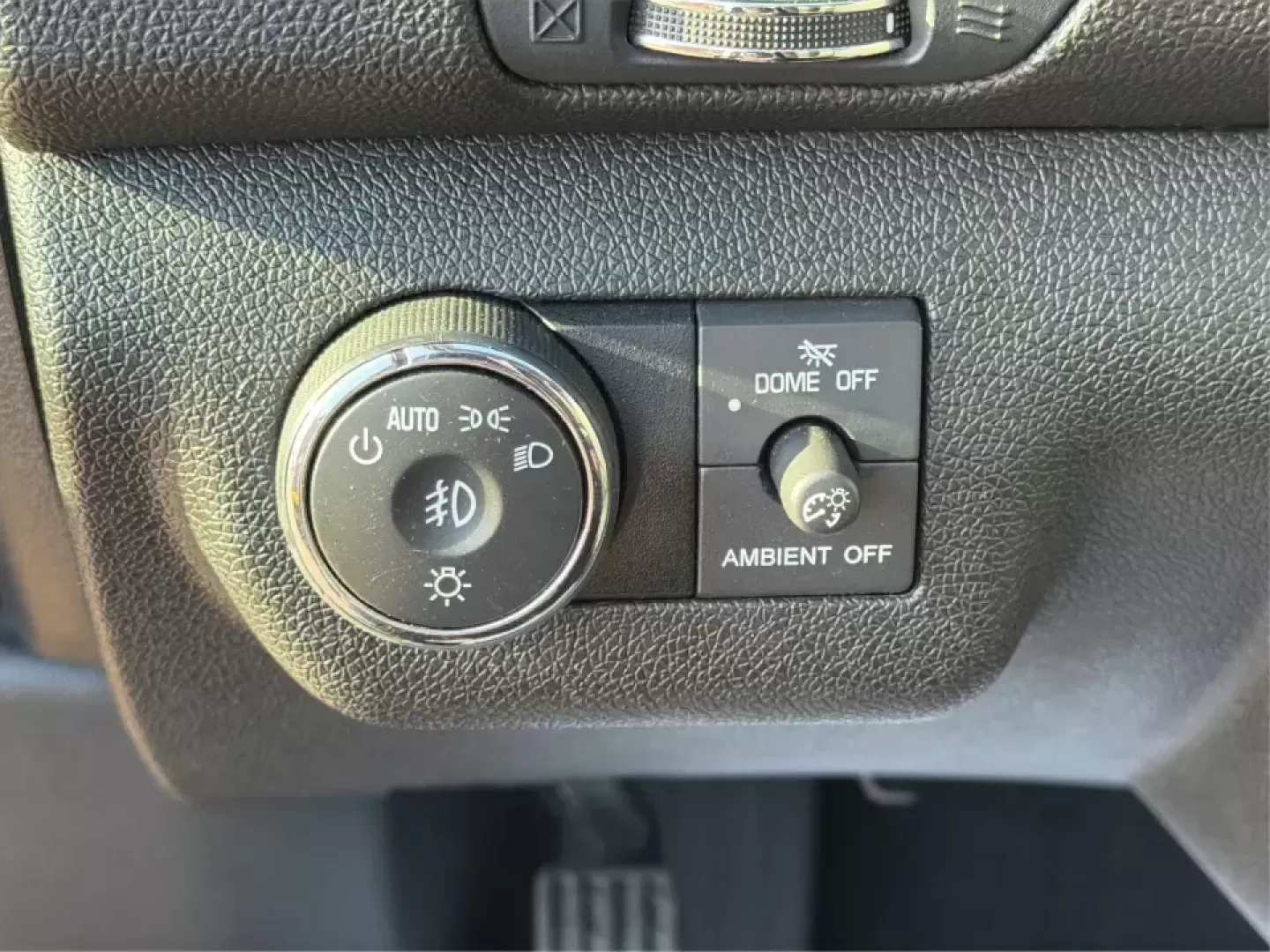 2017 Chevrolet Traverse 1LT (1GNKRGKD6HJ) with an 3.6L V-6 gasoline direct injection engine, 6A transmission, located at 8750 N County Rd 25A, Piqua, OH, 45356, (937) 908-9800, 40.164391, -84.232513 - Road trips to Indian Lake, busy school mornings, and comfortable daily commutes down I75 are exactly what this SUV was built for. If you need a three-row family hauler that still feels confident and composed on Ohio back roads, this **2017 Chevrolet Traverse 1LT** in **Tungsten Metallic** delivers t - Photo#17