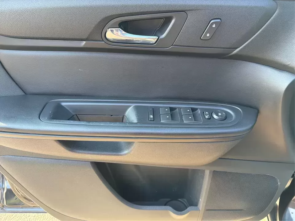 2017 Chevrolet Traverse 1LT (1GNKRGKD6HJ) with an 3.6L V-6 gasoline direct injection engine, 6A transmission, located at 8750 N County Rd 25A, Piqua, OH, 45356, (937) 908-9800, 40.164391, -84.232513 - Road trips to Indian Lake, busy school mornings, and comfortable daily commutes down I75 are exactly what this SUV was built for. If you need a three-row family hauler that still feels confident and composed on Ohio back roads, this **2017 Chevrolet Traverse 1LT** in **Tungsten Metallic** delivers t - Photo#19