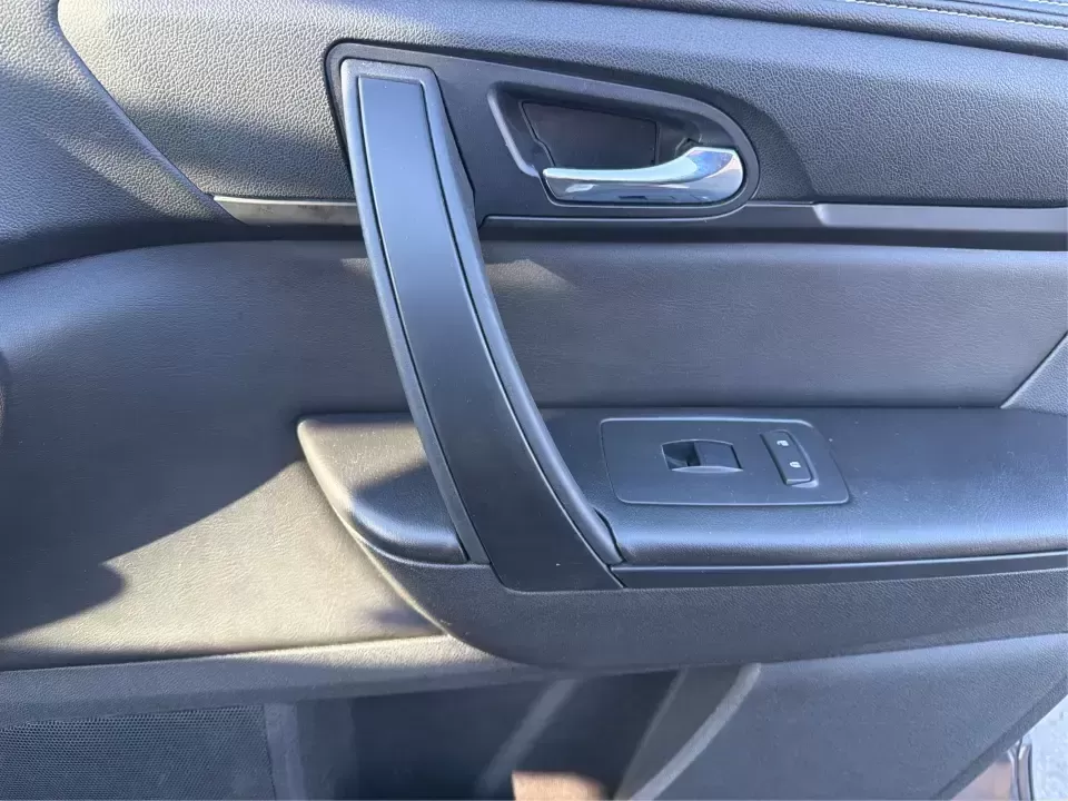 2017 Chevrolet Traverse 1LT (1GNKRGKD6HJ) with an 3.6L V-6 gasoline direct injection engine, 6A transmission, located at 8750 N County Rd 25A, Piqua, OH, 45356, (937) 908-9800, 40.164391, -84.232513 - Road trips to Indian Lake, busy school mornings, and comfortable daily commutes down I75 are exactly what this SUV was built for. If you need a three-row family hauler that still feels confident and composed on Ohio back roads, this **2017 Chevrolet Traverse 1LT** in **Tungsten Metallic** delivers t - Photo#20