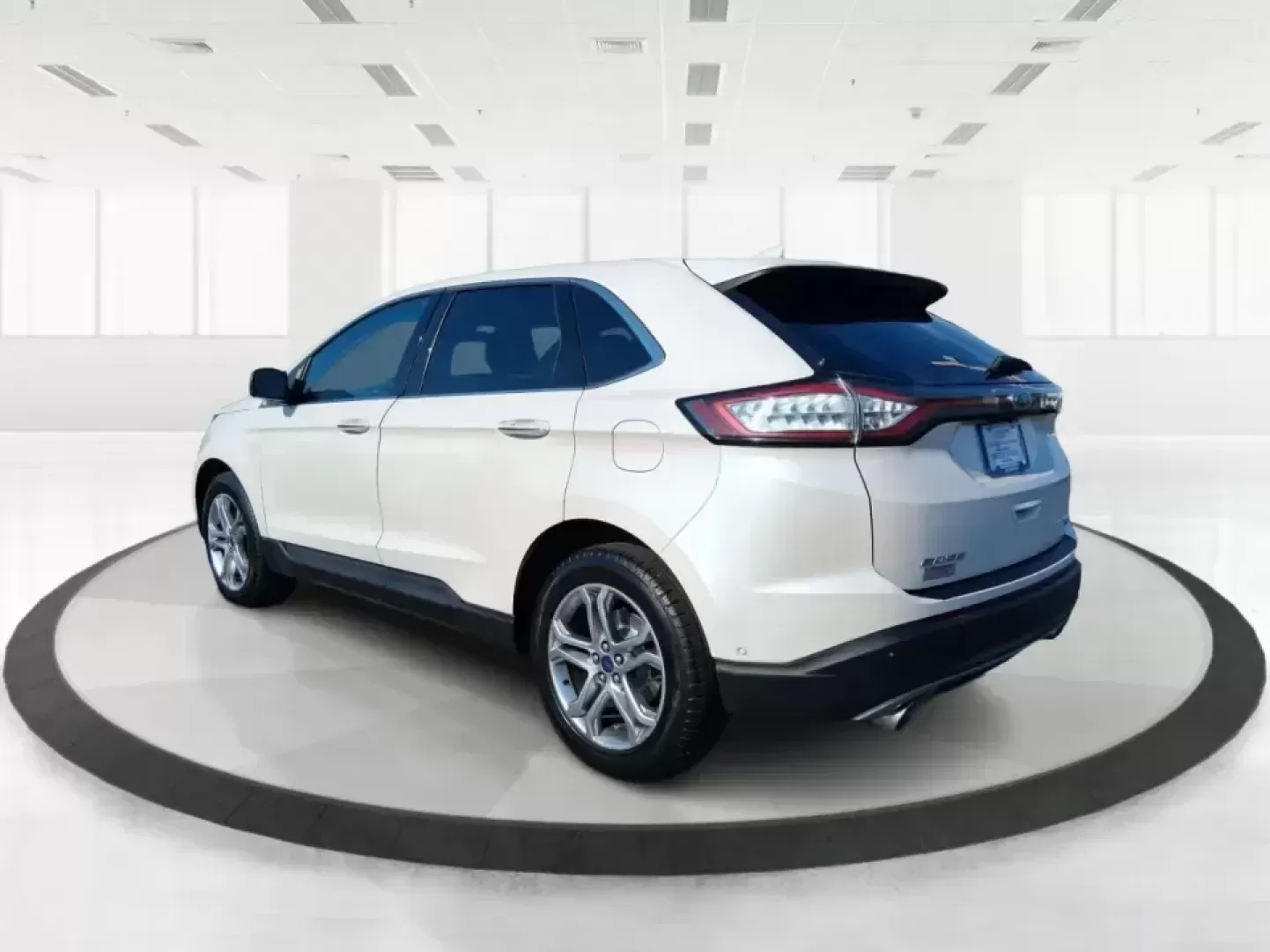 2017 Ford Edge Titanium (2FMPK4K85HB) with an 3.5L V6 DOHC 24V engine, 6A transmission, located at 1230 East Main St, Xenia, OH, 45385, (937) 908-9800, 39.688026, -83.910172 - Load up the family, point the hood toward a weekend escape, and enjoy the kind of comfort that makes long drives feel shorter-this 2017 Ford Edge Titanium is built for real life in and around Xenia. Whether you're commuting to Dayton, shuttling kids to activities, or planning a road trip to John Bry - Photo#4