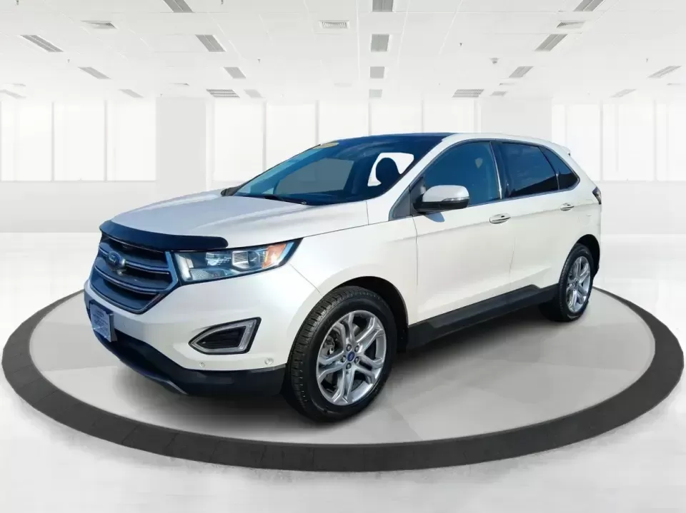 2017 Ford Edge Titanium (2FMPK4K85HB) with an 3.5L V6 DOHC 24V engine, 6A transmission, located at 1230 East Main St, Xenia, OH, 45385, (937) 908-9800, 39.688026, -83.910172 - Load up the family, point the hood toward a weekend escape, and enjoy the kind of comfort that makes long drives feel shorter-this 2017 Ford Edge Titanium is built for real life in and around Xenia. Whether you're commuting to Dayton, shuttling kids to activities, or planning a road trip to John Bry - Photo#8