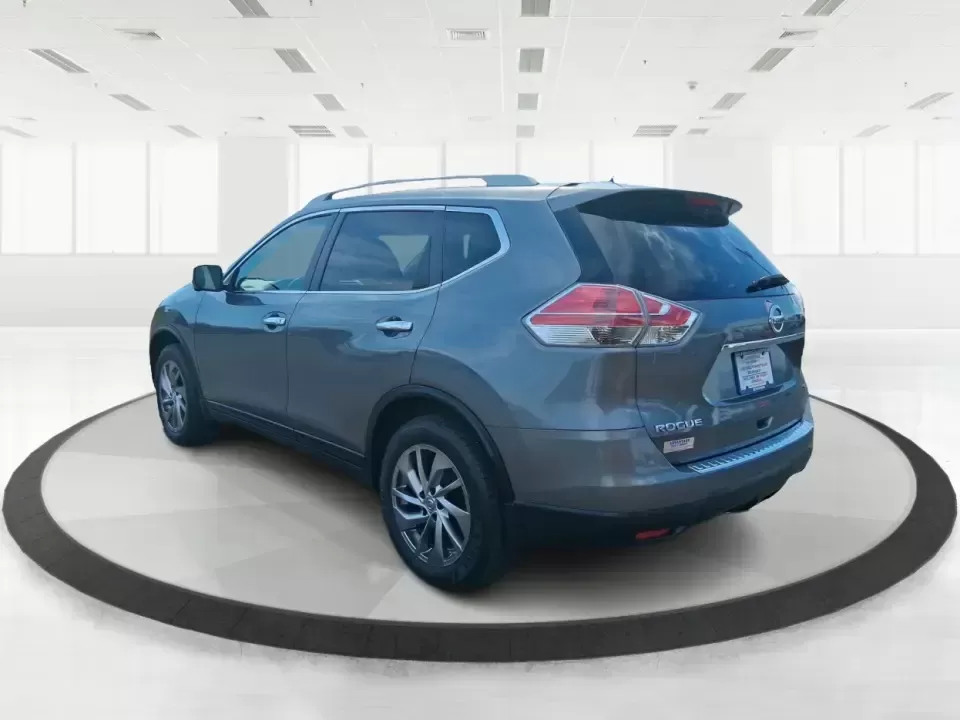 2015 Nissan Rogue SL (5N1AT2MVXFC) with an 2.5L I-4 DOHC engine, Continuously Variable Transmission transmission, located at 1230 East Main St, Xenia, OH, 45385, (937) 908-9800, 39.688026, -83.910172 - Picture your next Ohio weekend: loading up the kids and the cooler, merging onto US35 for a quick run to Wright-Patterson Air Force Base, or taking a scenic drive through John Bryan State Park-without stressing over winter weather, space, or comfort. This 2015 Nissan Rogue SL in Gun Metallic is the - Photo#4