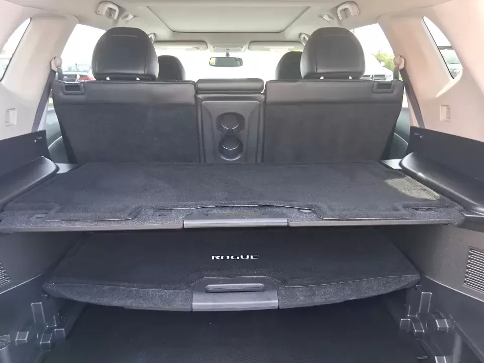 2015 Nissan Rogue SL (5N1AT2MVXFC) with an 2.5L I-4 DOHC engine, Continuously Variable Transmission transmission, located at 1230 East Main St, Xenia, OH, 45385, (937) 908-9800, 39.688026, -83.910172 - Picture your next Ohio weekend: loading up the kids and the cooler, merging onto US35 for a quick run to Wright-Patterson Air Force Base, or taking a scenic drive through John Bryan State Park-without stressing over winter weather, space, or comfort. This 2015 Nissan Rogue SL in Gun Metallic is the - Photo#12