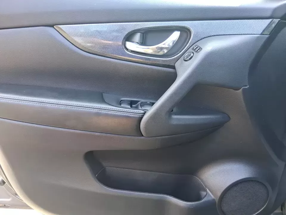 2015 Nissan Rogue SL (5N1AT2MVXFC) with an 2.5L I-4 DOHC engine, Continuously Variable Transmission transmission, located at 1230 East Main St, Xenia, OH, 45385, (937) 908-9800, 39.688026, -83.910172 - Picture your next Ohio weekend: loading up the kids and the cooler, merging onto US35 for a quick run to Wright-Patterson Air Force Base, or taking a scenic drive through John Bryan State Park-without stressing over winter weather, space, or comfort. This 2015 Nissan Rogue SL in Gun Metallic is the - Photo#18