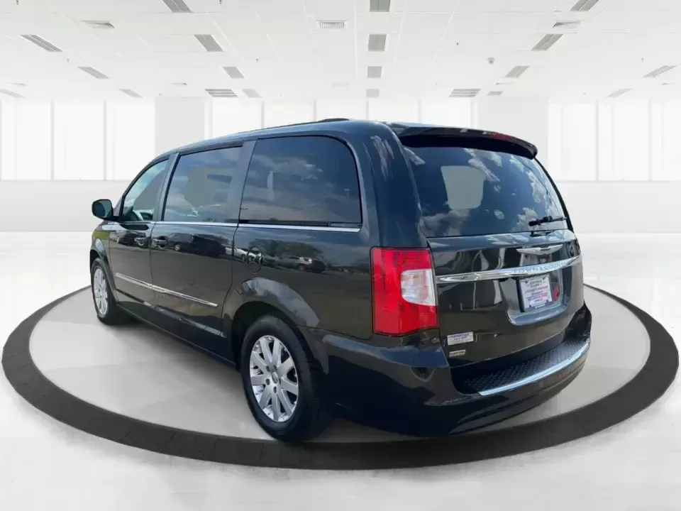 2016 Chrysler Town and Country Touring (2C4RC1BGXGR) with an Pentastar 3.6L V-6 DOHC engine, 6A transmission, located at 1230 East Main St, Xenia, OH, 45385, (937) 908-9800, 39.688026, -83.910172 - Life gets busy fast-school drop-offs, long commutes, weekend tournaments, and the occasional road trip to reset. The 2016 Chrysler Town and Country Touring is built for that real-life rhythm, giving you minivan practicality with comfort features that make every mile easier. Finished in Brilliant B - Photo#4