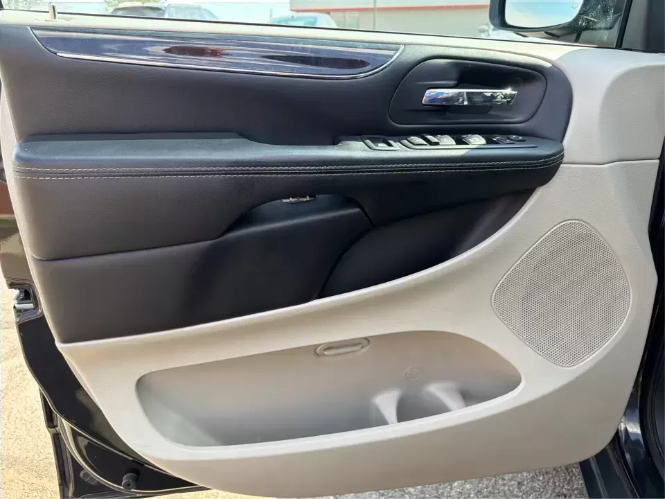 2016 Chrysler Town and Country Touring (2C4RC1BGXGR) with an Pentastar 3.6L V-6 DOHC engine, 6A transmission, located at 1230 East Main St, Xenia, OH, 45385, (937) 908-9800, 39.688026, -83.910172 - Life gets busy fast-school drop-offs, long commutes, weekend tournaments, and the occasional road trip to reset. The 2016 Chrysler Town and Country Touring is built for that real-life rhythm, giving you minivan practicality with comfort features that make every mile easier. Finished in Brilliant B - Photo#19