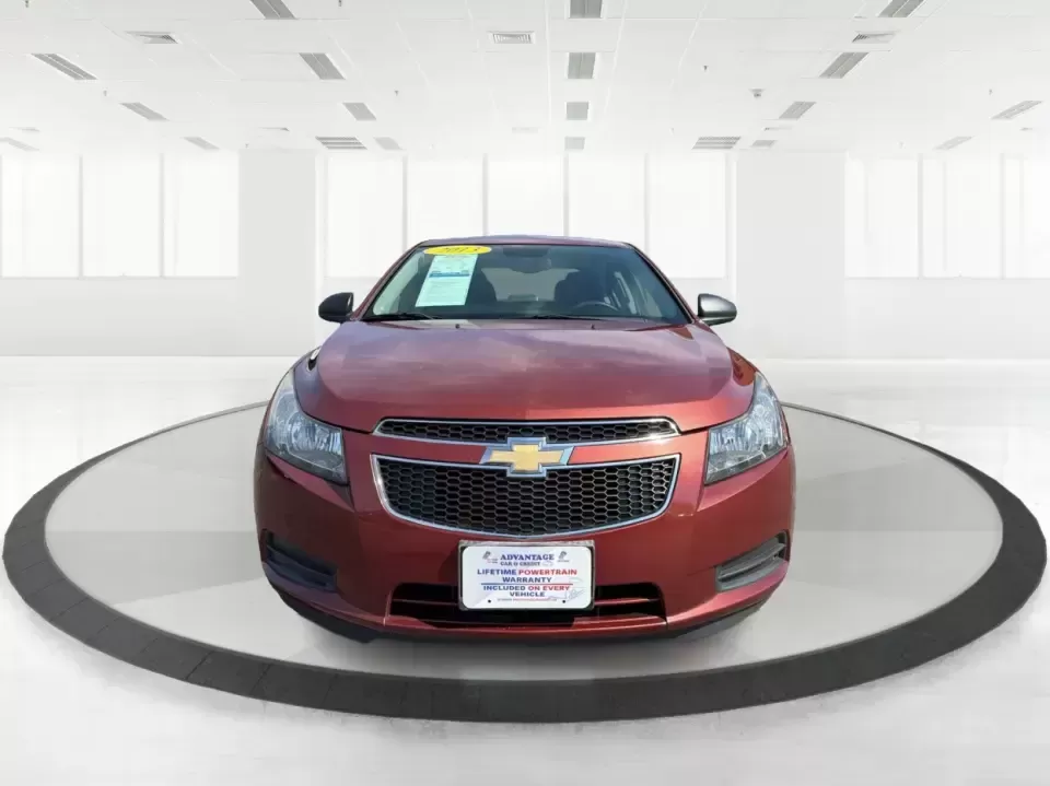 2013 Chevrolet Cruze LS Auto (1G1PA5SG2D7) with an ECOTEC 1.8L I-4 DOHC engine, 6-Speed Automatic transmission, located at 1230 East Main St, Xenia, OH, 45385, (937) 908-9800, 39.688026, -83.910172 - Need a dependable commuter that sips fuel, fits into tight downtown parking, and still feels comfortable for weekend errands and road trips? This 2013 Chevrolet Cruze LS Auto is a smart, budget-friendly sedan for life in and around Xenia-whether you're commuting toward Dayton, heading to Wright-Patt - Photo#7