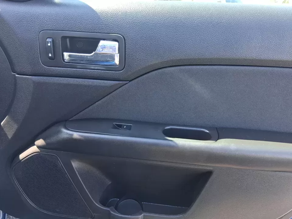 2012 Ford Fusion SE (3FAHP0HAXCR) with an 2.5L L4 DOHC 16V engine, located at 8750 N County Rd 25A, Piqua, OH, 45356, (937) 908-9800, 40.164391, -84.232513 - Need a dependable sedan that makes everyday life easier-whether you're commuting down I-75 to Dayton, running errands around Troy, or planning a weekend drive past the Miami River and downtown's shops and festivals? This 2012 Ford Fusion SE in Blue Flame Metallic is a smart, comfortable choice for b - Photo#20