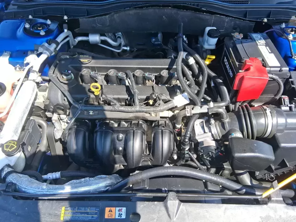 2012 Ford Fusion SE (3FAHP0HAXCR) with an 2.5L L4 DOHC 16V engine, located at 401 Woodman Dr, Riverside, OH, 45431, (937) 908-9800, 39.760899, -84.123421 - Need a dependable sedan that makes everyday life easier-whether you're commuting down I-75 to Dayton, running errands around Troy, or planning a weekend drive past the Miami River and downtown's shops and festivals? This 2012 Ford Fusion SE in Blue Flame Metallic is a smart, comfortable choice for b - Photo#11