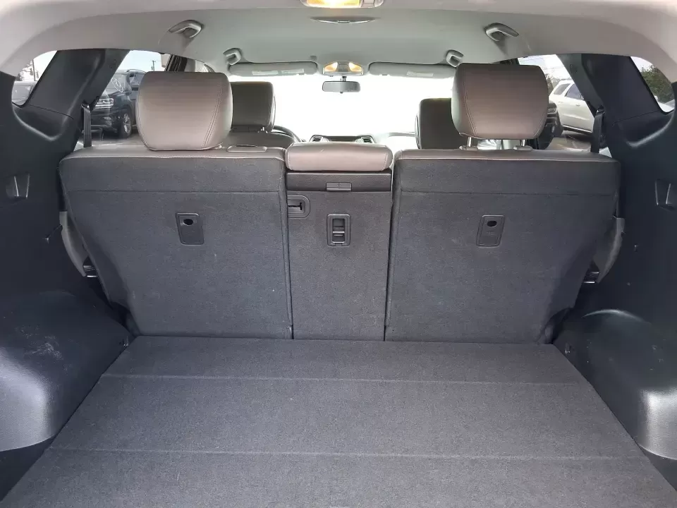 2015 Hyundai Santa Fe 2.4L (5XYZU3LB1FG) with an Theta II 2.4L I-4 gasoline direct injection engine, 6-Speed Automatic transmission, located at 1099 N County Rd 25A , Troy, OH, 45373, (937) 908-9800, 40.057079, -84.212883 - Pack up the kids for a weekend at Treasure Island Park, load the cooler for a day on the Great Miami River, or settle into a comfortable daily commute down I75-this 2015 Hyundai Santa Fe 2.4L is the kind of practical SUV that fits real life in Troy. With confident road manners, flexible cargo space, - Photo#12