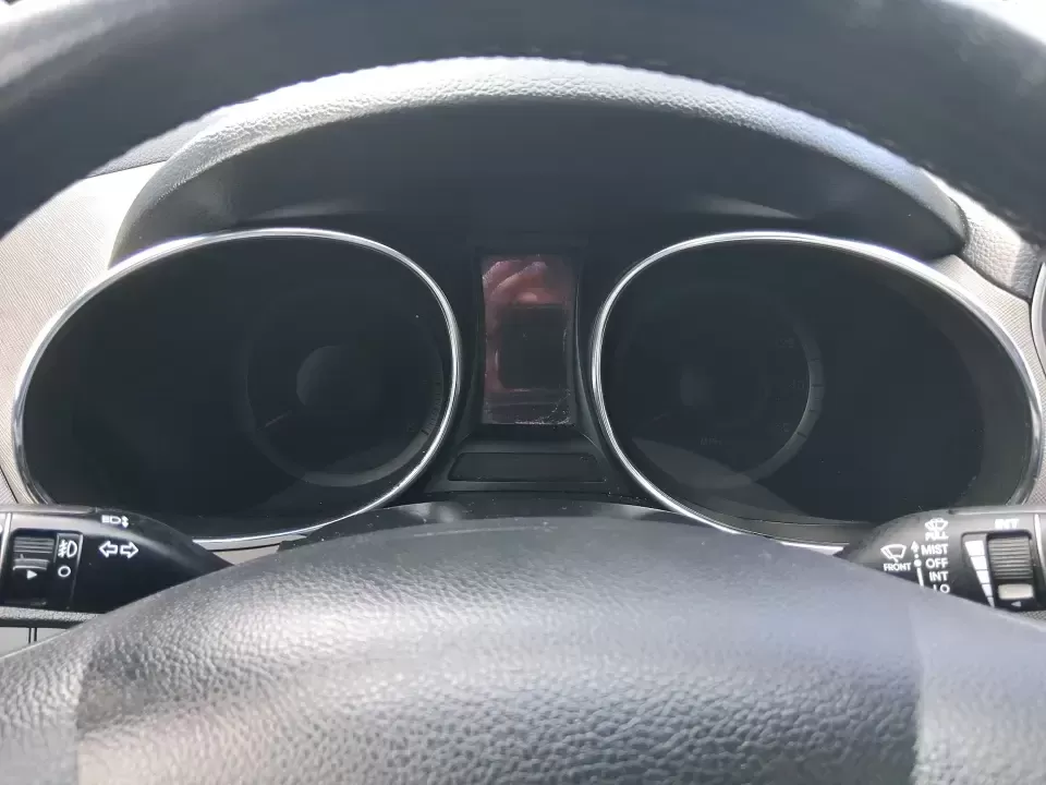 2015 Hyundai Santa Fe 2.4L (5XYZU3LB1FG) with an Theta II 2.4L I-4 gasoline direct injection engine, 6-Speed Automatic transmission, located at 1099 N County Rd 25A , Troy, OH, 45373, (937) 908-9800, 40.057079, -84.212883 - Pack up the kids for a weekend at Treasure Island Park, load the cooler for a day on the Great Miami River, or settle into a comfortable daily commute down I75-this 2015 Hyundai Santa Fe 2.4L is the kind of practical SUV that fits real life in Troy. With confident road manners, flexible cargo space, - Photo#15