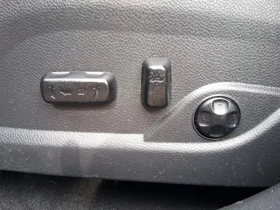 2015 Hyundai Santa Fe 2.4L (5XYZU3LB1FG) with an Theta II 2.4L I-4 gasoline direct injection engine, 6-Speed Automatic transmission, located at 1099 N County Rd 25A , Troy, OH, 45373, (937) 908-9800, 40.057079, -84.212883 - Pack up the kids for a weekend at Treasure Island Park, load the cooler for a day on the Great Miami River, or settle into a comfortable daily commute down I75-this 2015 Hyundai Santa Fe 2.4L is the kind of practical SUV that fits real life in Troy. With confident road manners, flexible cargo space, - Photo#17