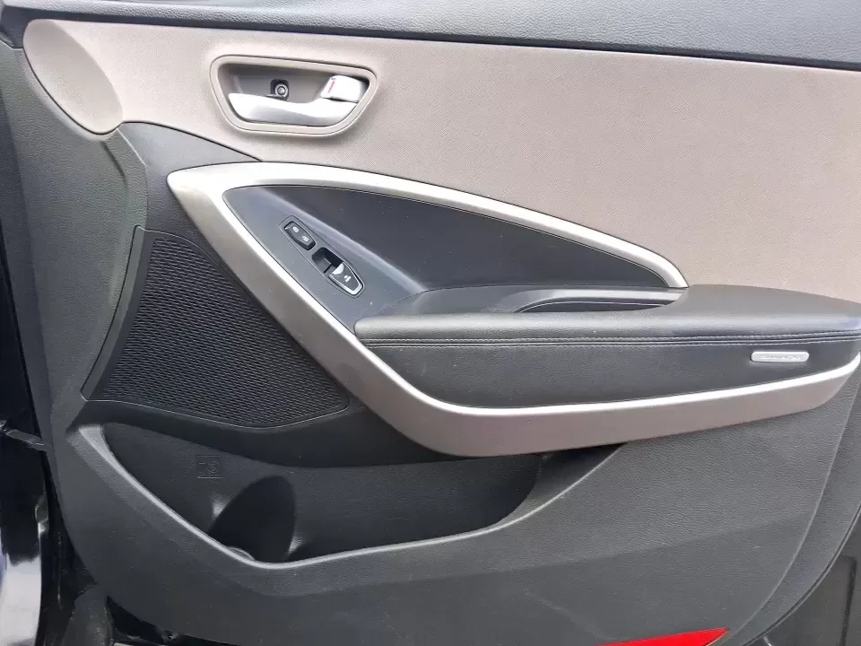 2015 Hyundai Santa Fe 2.4L (5XYZU3LB1FG) with an Theta II 2.4L I-4 gasoline direct injection engine, 6-Speed Automatic transmission, located at 1099 N County Rd 25A , Troy, OH, 45373, (937) 908-9800, 40.057079, -84.212883 - Pack up the kids for a weekend at Treasure Island Park, load the cooler for a day on the Great Miami River, or settle into a comfortable daily commute down I75-this 2015 Hyundai Santa Fe 2.4L is the kind of practical SUV that fits real life in Troy. With confident road manners, flexible cargo space, - Photo#19