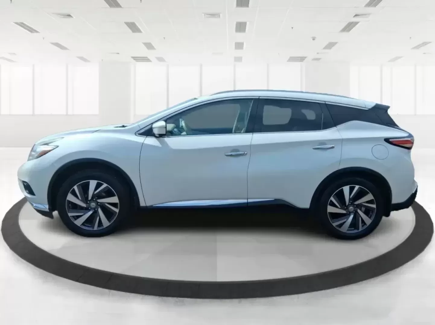 2015 Nissan Murano Platinum (5N1AZ2MH3FN) with an 3.5L V-6 DOHC engine, Continuously Variable Transmission transmission, located at 1951 S Dayton Lakeview Rd., New Carlisle, OH, 45344, (937) 908-9800, 39.890999, -84.050255 - Need one SUV that can handle the weekday commute, keep everyone comfortable on family errands, and still feel upscale for a weekend getaway to John Bryan State Park or a day trip through Dayton? This 2015 Nissan Murano Platinum AWD in Pearl White is built for exactly that kind of real-life driving-s - Photo#5