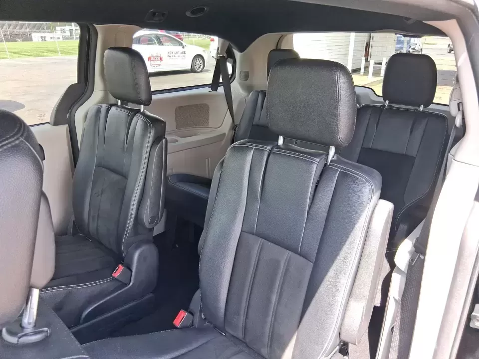 2019 Dodge Grand Caravan SXT (2C4RDGCG0KR) with an Pentastar 3.6L V-6 DOHC engine, 6A transmission, located at 880 E. National Road, Vandalia, OH, 45377, (937) 908-9800, 39.891918, -84.183594 - Load up the kids, the groceries, the sports gear, and still have room for a weekend road trip-this 2019 Dodge Grand Caravan SXT is built for real life in Vandalia. If your days include school drop-offs, long commutes down I-75, or quick runs along E. National Road, this spacious passenger van delive - Photo#10