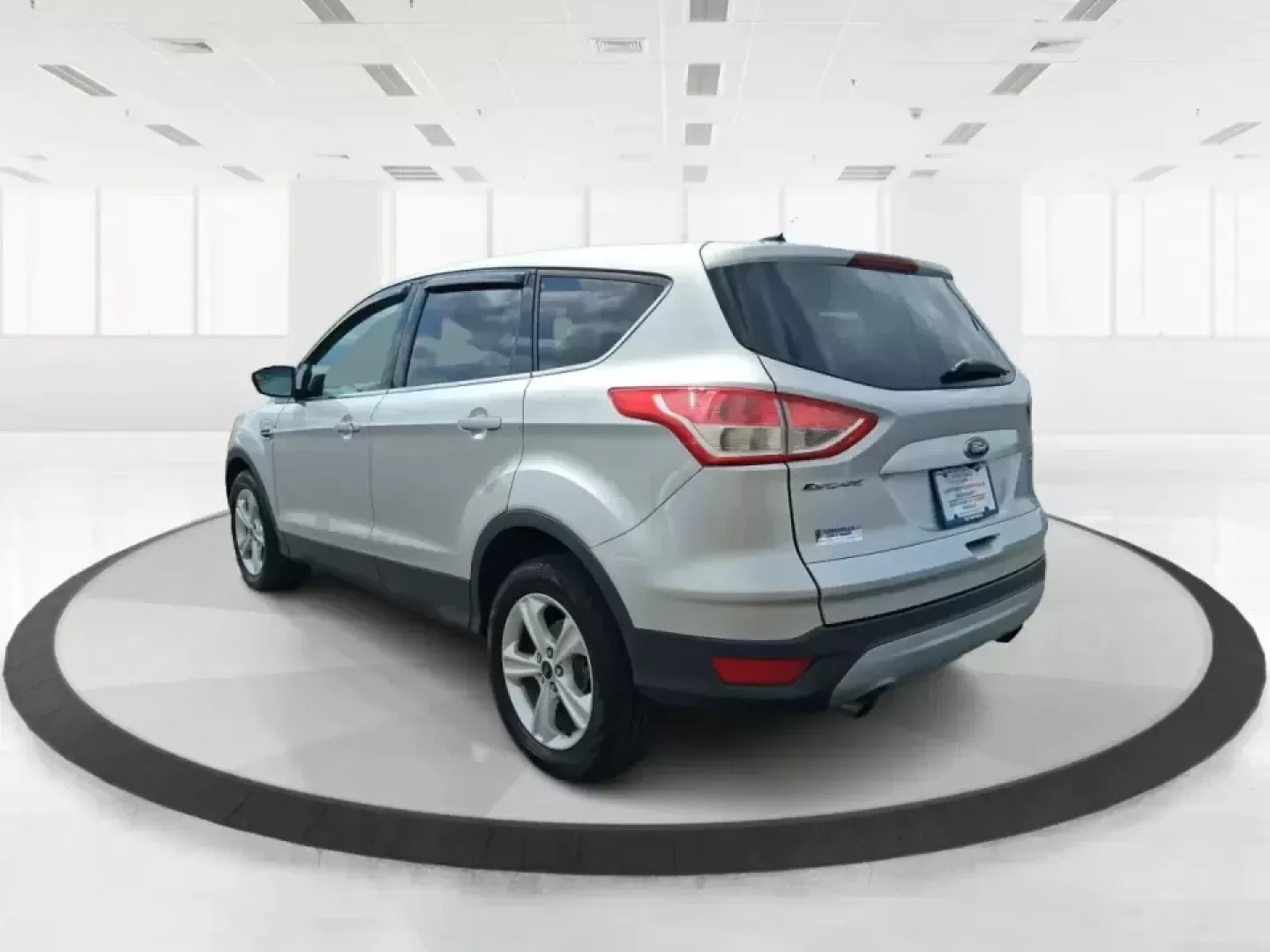 2015 Ford Escape SE (1FMCU9G91FU) with an 2.0L L4 DOHC 16V engine, 6-Speed Automatic transmission, located at 880 E. National Road, Vandalia, OH, 45377, (937) 908-9800, 39.891918, -84.183594 - Weekend getaways to Englewood MetroPark, snowy commutes down I75, and everyday school-and-grocery runs all feel easier when you've got an SUV that's sized right, confident in bad weather, and comfortable for the long haul. This **2015 Ford Escape SE 4WD** in **Ingot Silver** is a smart pick for driv - Photo#4