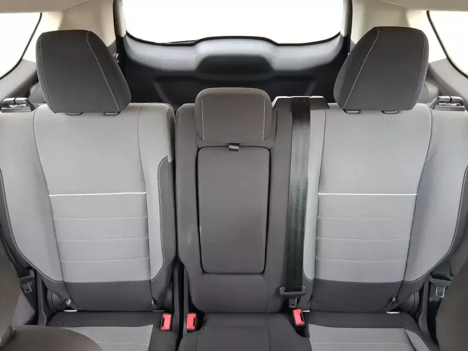 2015 Ford Escape SE (1FMCU9G91FU) with an 2.0L L4 DOHC 16V engine, 6-Speed Automatic transmission, located at 880 E. National Road, Vandalia, OH, 45377, (937) 908-9800, 39.891918, -84.183594 - Weekend getaways to Englewood MetroPark, snowy commutes down I75, and everyday school-and-grocery runs all feel easier when you've got an SUV that's sized right, confident in bad weather, and comfortable for the long haul. This **2015 Ford Escape SE 4WD** in **Ingot Silver** is a smart pick for driv - Photo#14