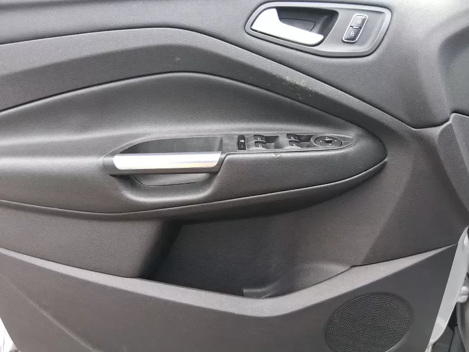 2015 Ford Escape SE (1FMCU9G91FU) with an 2.0L L4 DOHC 16V engine, 6-Speed Automatic transmission, located at 880 E. National Road, Vandalia, OH, 45377, (937) 908-9800, 39.891918, -84.183594 - Weekend getaways to Englewood MetroPark, snowy commutes down I75, and everyday school-and-grocery runs all feel easier when you've got an SUV that's sized right, confident in bad weather, and comfortable for the long haul. This **2015 Ford Escape SE 4WD** in **Ingot Silver** is a smart pick for driv - Photo#18