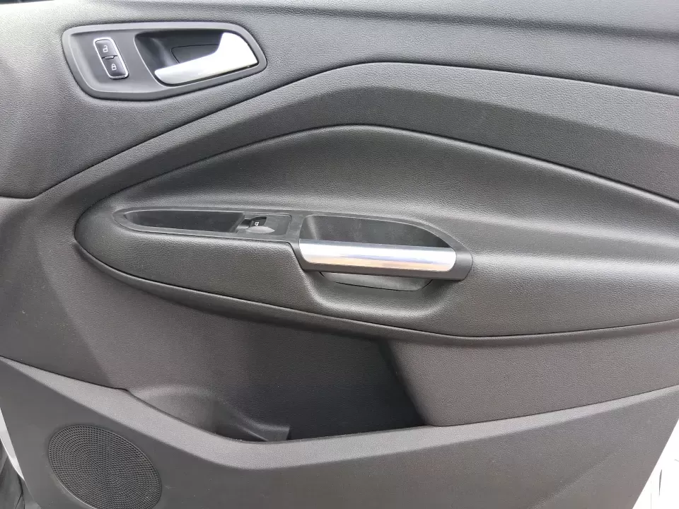 2015 Ford Escape SE (1FMCU9G91FU) with an 2.0L L4 DOHC 16V engine, 6-Speed Automatic transmission, located at 880 E. National Road, Vandalia, OH, 45377, (937) 908-9800, 39.891918, -84.183594 - Weekend getaways to Englewood MetroPark, snowy commutes down I75, and everyday school-and-grocery runs all feel easier when you've got an SUV that's sized right, confident in bad weather, and comfortable for the long haul. This **2015 Ford Escape SE 4WD** in **Ingot Silver** is a smart pick for driv - Photo#19