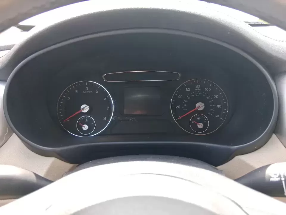 2016 Kia Sorento 2.4L LX (5XYPGDA34GG) with an 2.4L I-4 gasoline direct injection engine, 6-Speed Automatic transmission, located at 1230 East Main St, Xenia, OH, 45385, (937) 908-9800, 39.688026, -83.910172 - Ready for school drop-offs, I-75 commutes, and spontaneous weekend getaways to the Dayton area-this 2016 Kia Sorento LX is the kind of SUV that fits real life. With confident AWD capability, flexible seating, and everyday comfort, it's a smart pick for growing families, shift workers with long drive - Photo#15